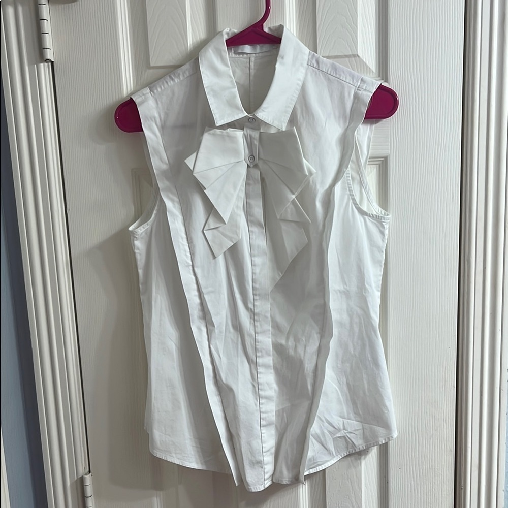 Anne Fontaine White Sleeveless Blouse with Bow